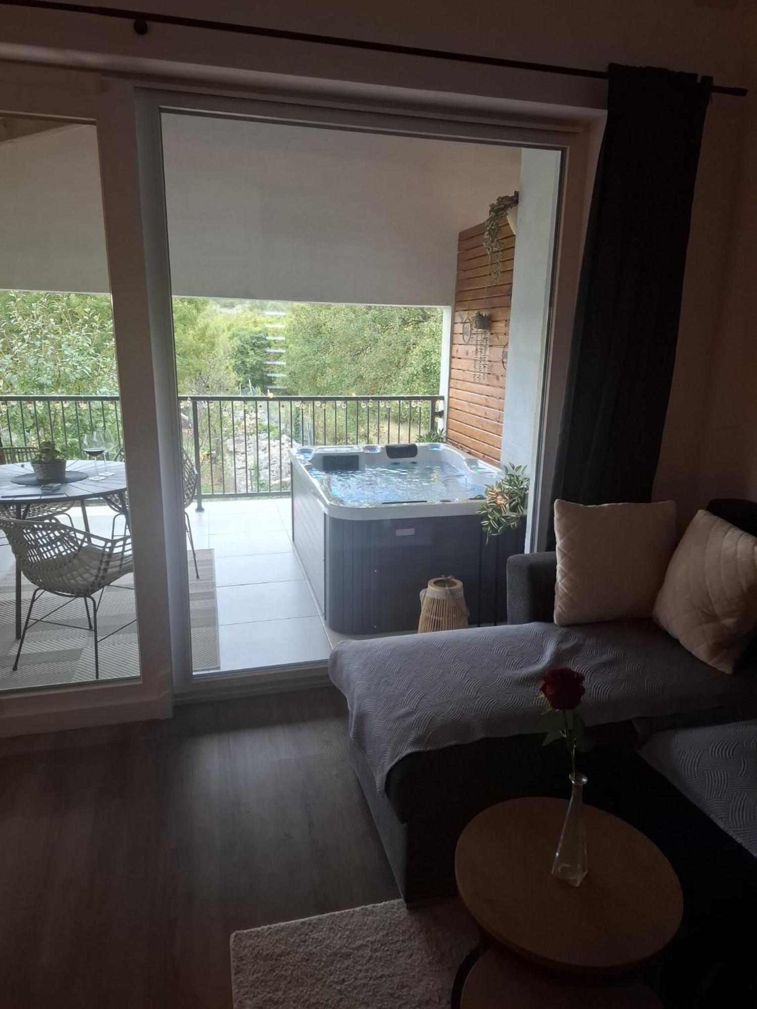 Apartman Pojine Gabonjin エクステリア 写真